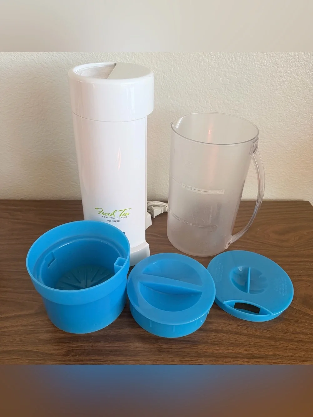 Mr.Coffee Iced Tea Maker 2 Quart Pitcher TM1 Blue Pitcher Lid & Basket Lid Works